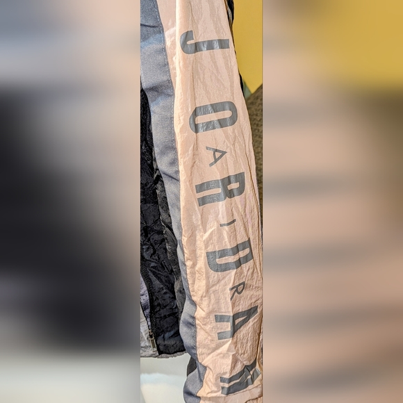 Air Jordan Wings Windwear Anorak - Picture 3 of 6